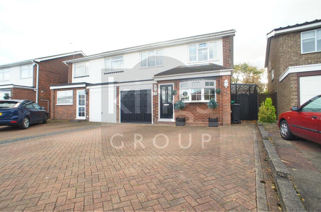 Roundhills, Waltham Abbey 4 bed semidetached house £450,000