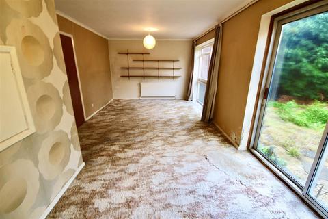 69 Bevisland, Swindon, SN3 6AN