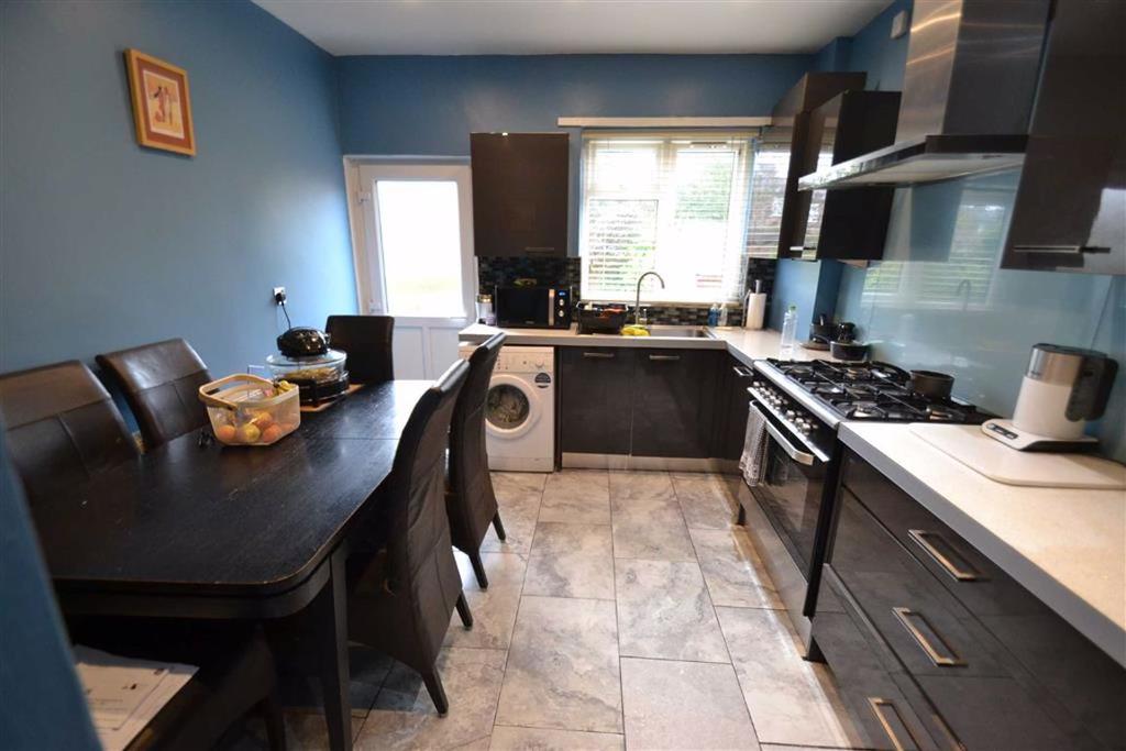 Addison Crescent, Manchester 3 bed terraced house £240,000