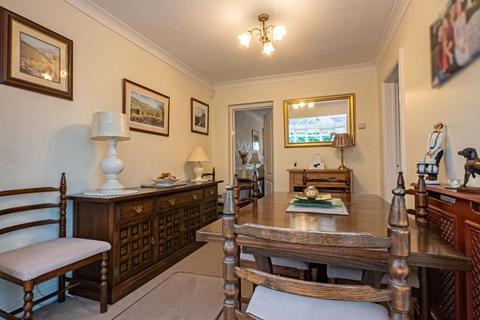 51 Cheyne Garth, Hornsea, HU18 1BF