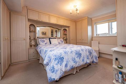 51 Cheyne Garth, Hornsea, HU18 1BF
