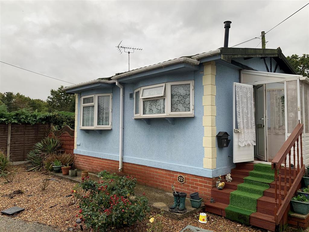 Bourne Park Residential Park, Ipswich 1 bed mobile home £50,000