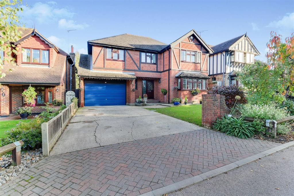 Rayleigh Avenue, LeighOnSea 5 bed detached house £700,000