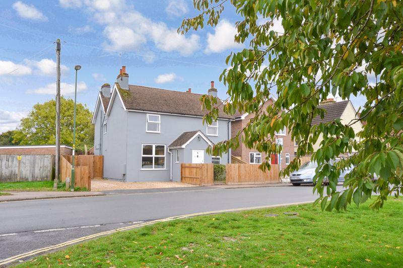 Littlehaven Lane, Horsham 3 bed detached house £500,000
