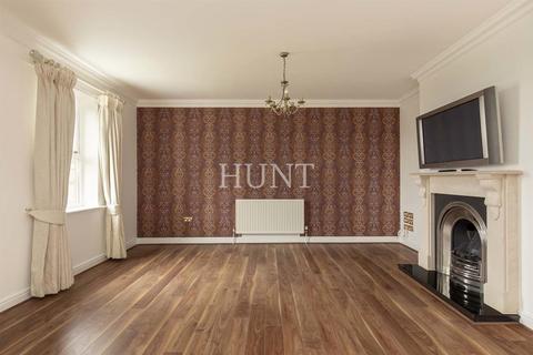 10 Claybury Hall, Woodford Green, IG8 8RW
