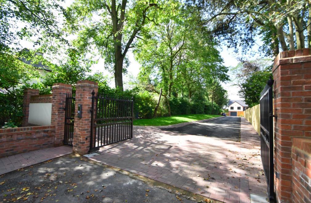 Mill Lane, Willaston, Neston 5 bed property £800,000
