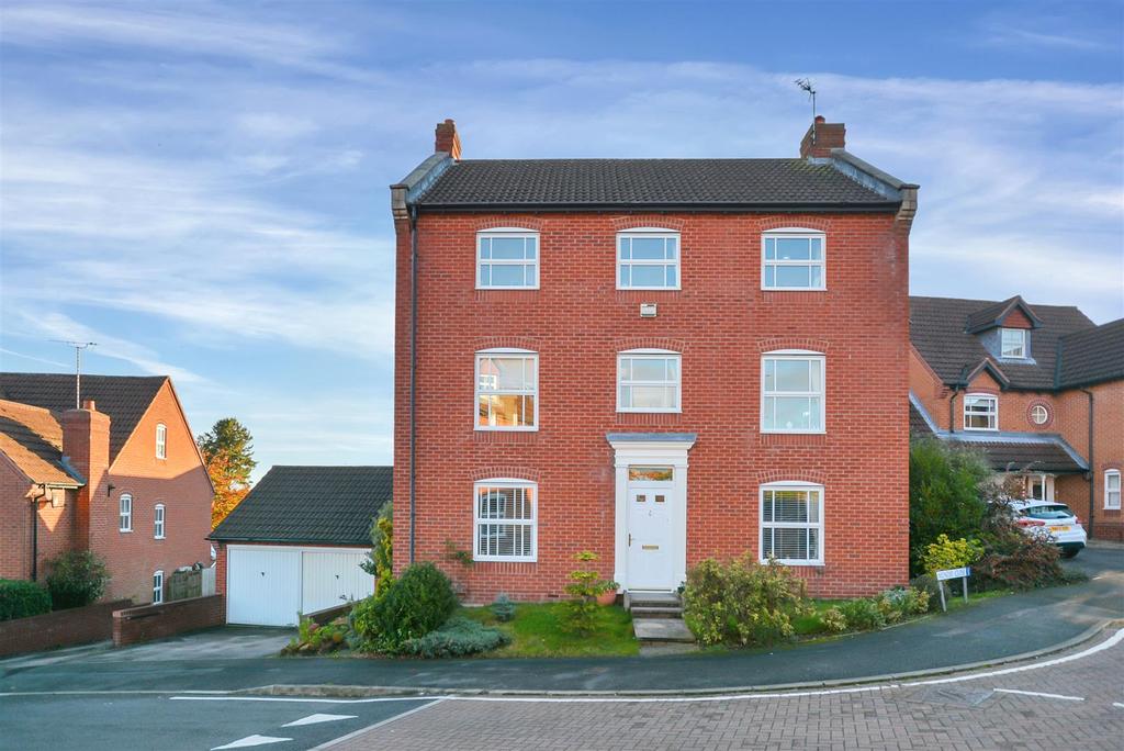 Valley View, Mansfield 5 bed detached house £325,000