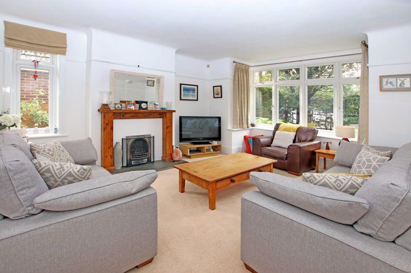 CHRISTCHURCH TOWN CENTRE 4 bed detached house for sale £650,000