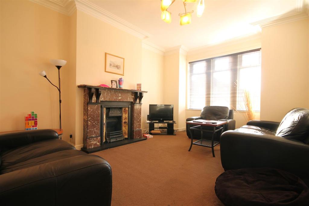 Hyde Terrace, Gosforth 5 bed terraced house - £1,550 pcm (£358 pw)