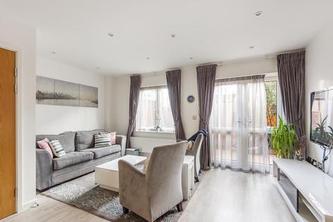 6 Bartlett Place, High Wycombe, HP12 3ER
