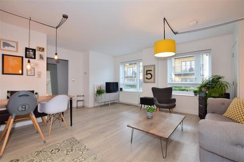 Flat 4, Violet House Reservoir Way, Ilford, IG6 3FH
