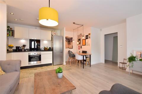 Flat 4, Violet House Reservoir Way, Ilford, IG6 3FH