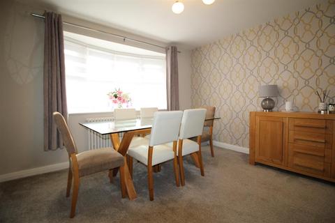 38 Biddall Drive, Manchester, M23 1PF