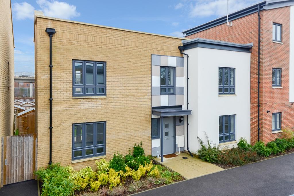 Samuel Peto Way, Newtown Works... 3 bed semidetached house £270,000