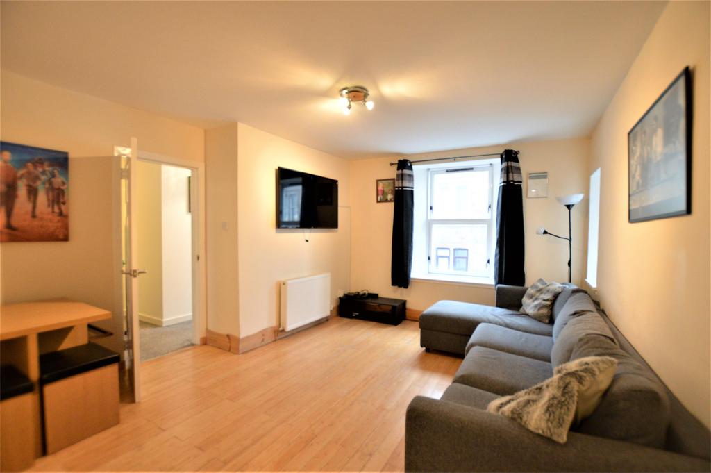 20a Bath Street, LARGS, KA30 8BL 2 bed £89,000