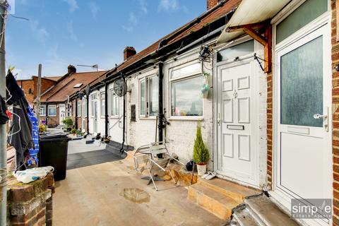 2a Bourne Circus, Hayes, UB3 1PS