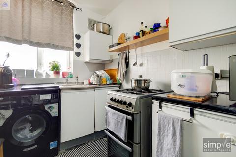 2a Bourne Circus, Hayes, UB3 1PS