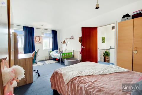 2a Bourne Circus, Hayes, UB3 1PS