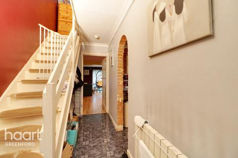 18 Bannister Close, Greenford, UB6 0SP