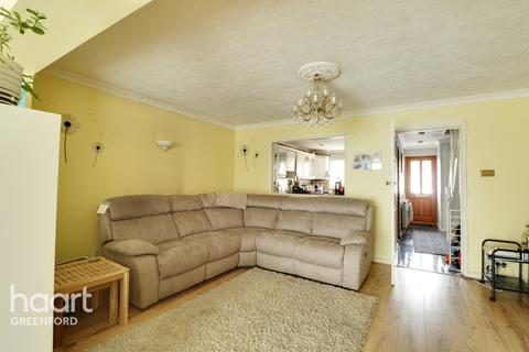 18 Bannister Close, Greenford, UB6 0SP