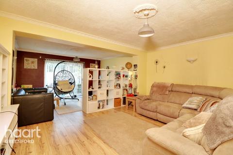 18 Bannister Close, Greenford, UB6 0SP