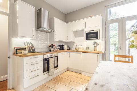 3 Bickersteth Road, London, SW17 9SE