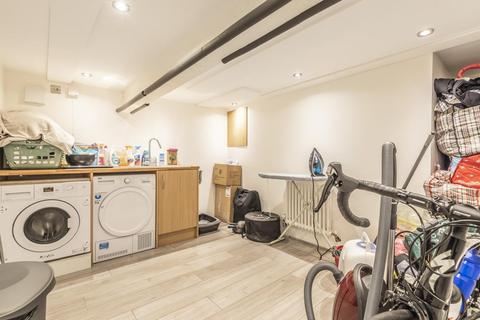 3 Bickersteth Road, London, SW17 9SE