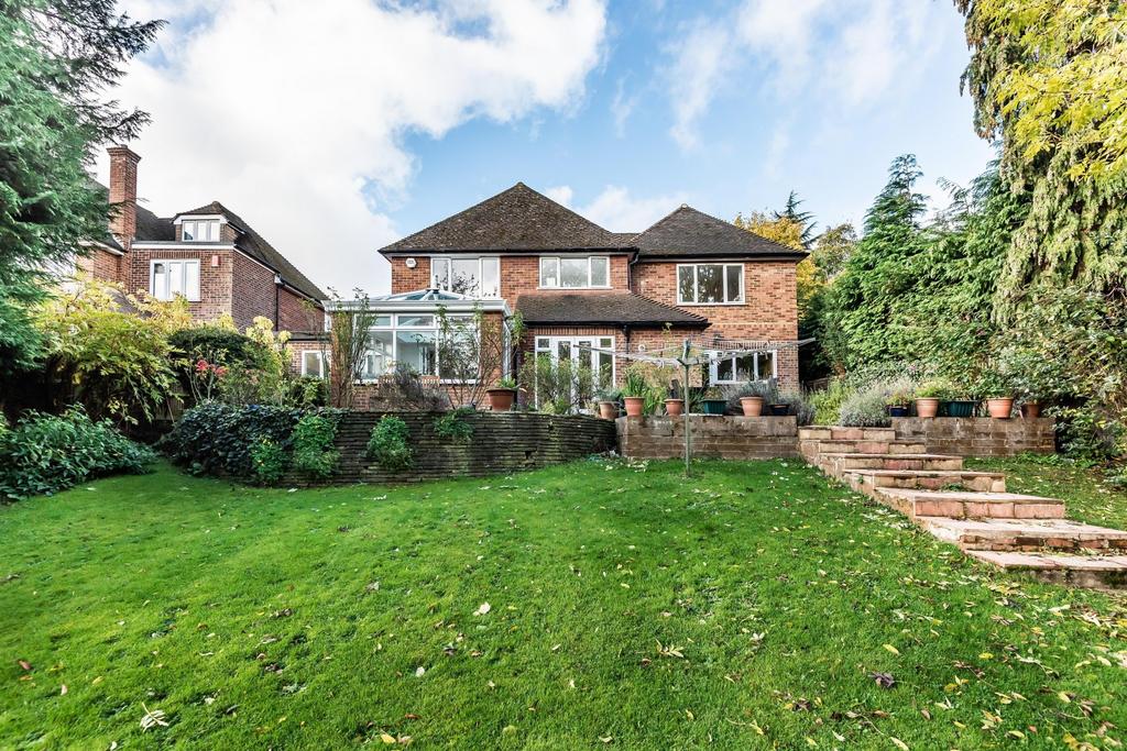 Garden to House