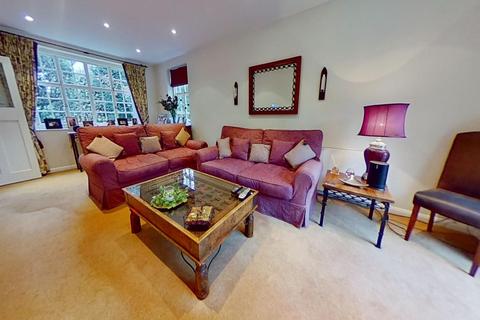 22 Crossways, Romford, RM2 6AL