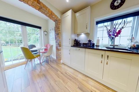 22 Crossways, Romford, RM2 6AL