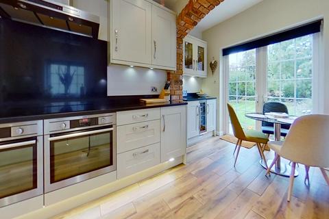 22 Crossways, Romford, RM2 6AL
