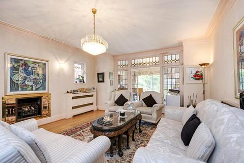 6 bedroom detached house for sale - Kingsgate Avenue, Finchley, London, N3
