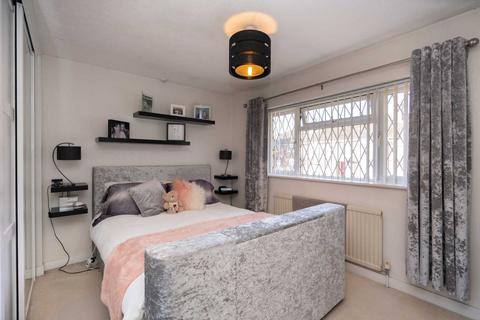 21 Shepherds Green, Hemel Hempstead, HP1 2HL