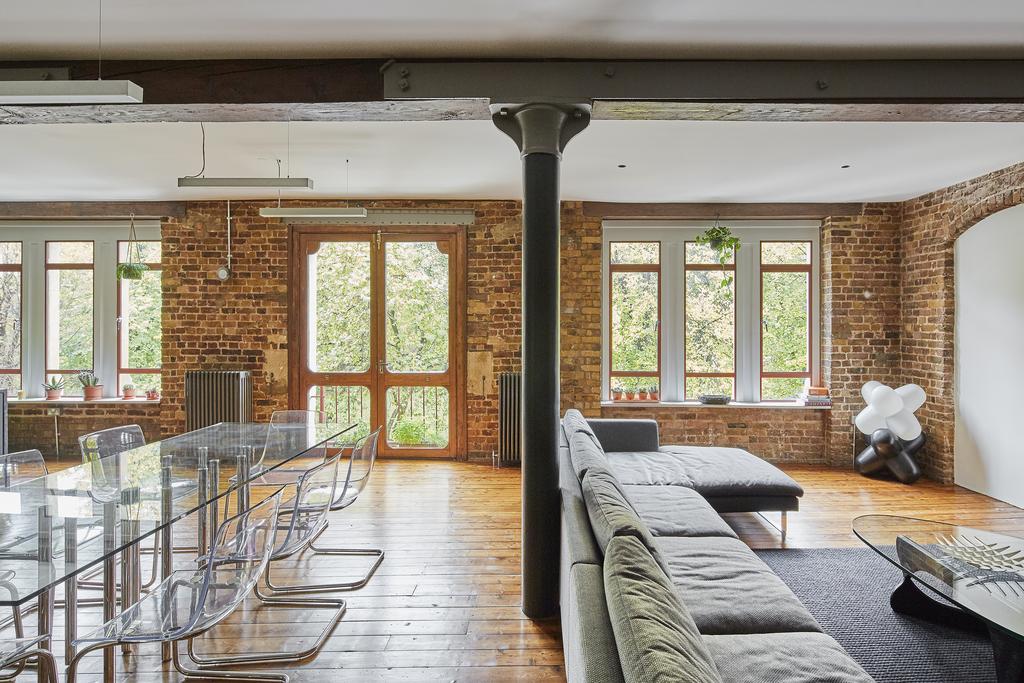 Olivers Wharf, Wapping High Street, London E1 W ...