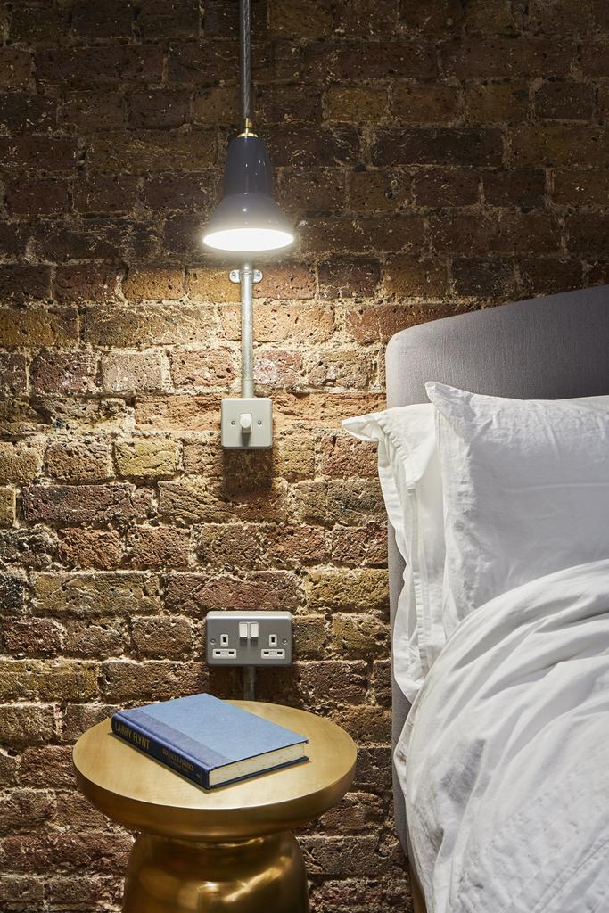 Olivers Wharf, Wapping High Street, London E1 W ...