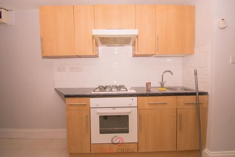 Studio to rent, Blythe Road, Shepherds Bush, W14, London  W14