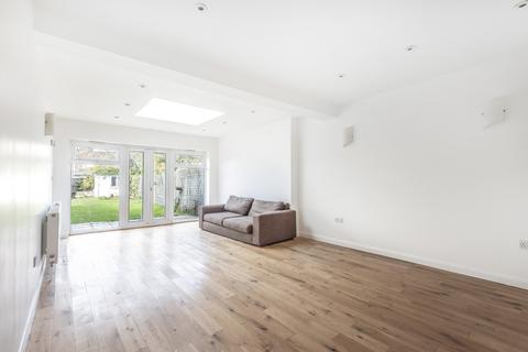 14 Wilverley Crescent, New Malden, KT3 5LN