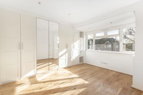 14 Wilverley Crescent, New Malden, KT3 5LN