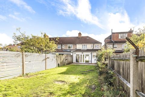 14 Wilverley Crescent, New Malden, KT3 5LN