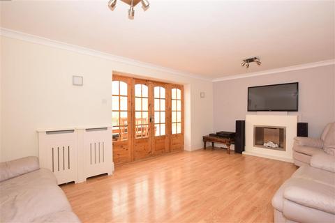 34 White Leaves Rise, Cuxton, Rochester, ME2 1EG
