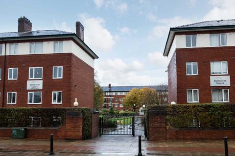 3 bedroom apartment to rent - Eccles New Road, Salford