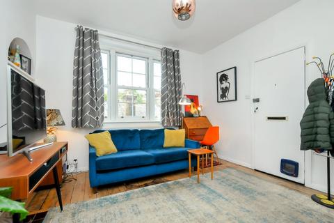 1 bedroom apartment to rent, Gibson Gardens, Stoke Newington