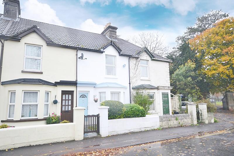 Salisbury 2 bed terraced house £250,000