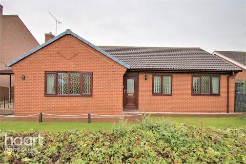 17 Lyndhurst Drive, Norton, Doncaster, DN6 9PZ