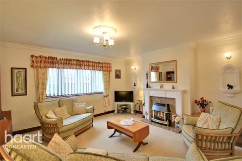 17 Lyndhurst Drive, Norton, Doncaster, DN6 9PZ