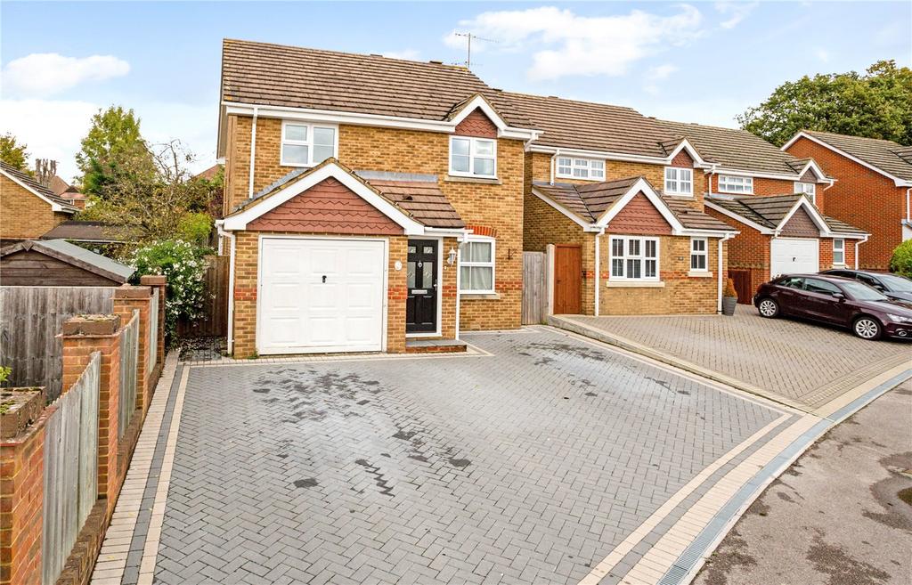 Laurel Gardens, Aldershot, Hampshire... 3 bed detached house £445,000