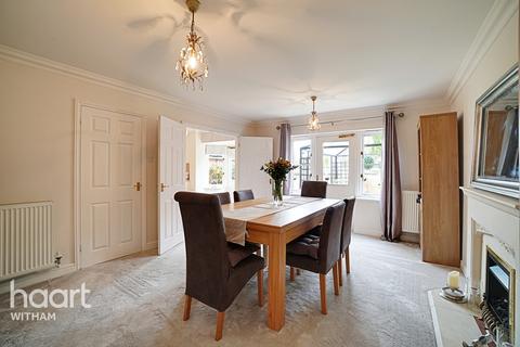 77 Wilkin Drive, Tiptree, Colchester, CO5 0RS
