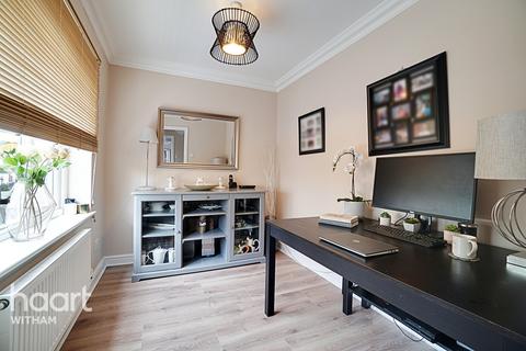 77 Wilkin Drive, Tiptree, Colchester, CO5 0RS