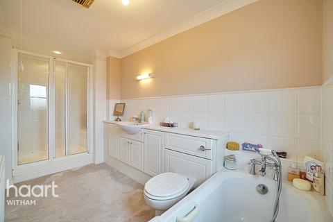 77 Wilkin Drive, Tiptree, Colchester, CO5 0RS