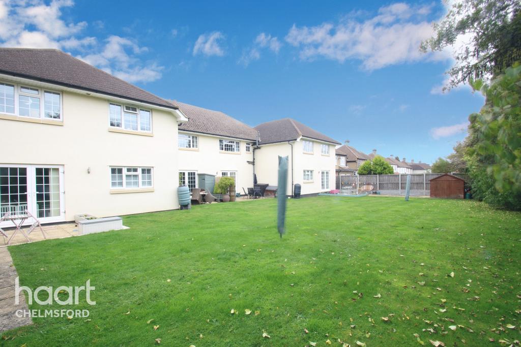 Third Avenue, Chelmsford 2 bed apartment £270,000